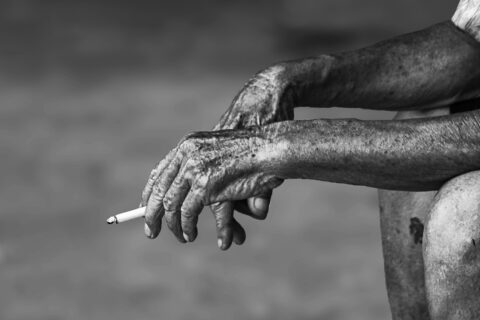 Tabac et peau : le vieillissement prématuré de la peau.